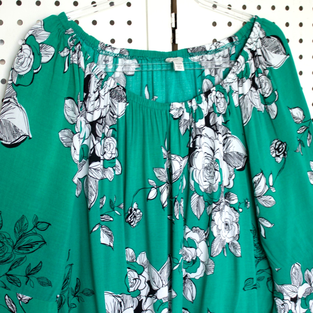 C‎ Est 1946 Womens SIZE 18/20W Green Floral Tie Front Peasant Top - Picture 2 of 8
